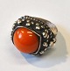 Arabic silver 
ring with 
carnelian, 20th 
century.