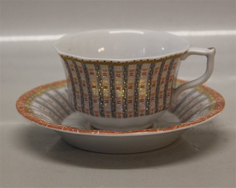 Royal Copenhagen Fairy tale
Grey	081 Tea cup 18 cl & saucer 082, 14.8 cm (8500)
