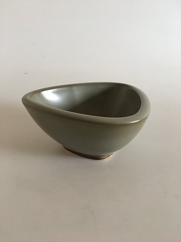 Bing & Grondahl Stoneware Bowl in Egg Shell Glaze No S839