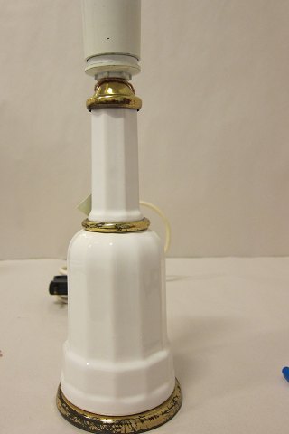 Table lamp
So called "Heiberglamp"
H: 28cm incl. the holder D: 9cm
Scratches