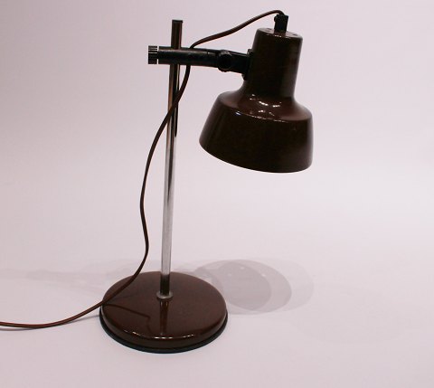 Vintage tablelamp from the 1970s of danish design.
5000m2 showroom.