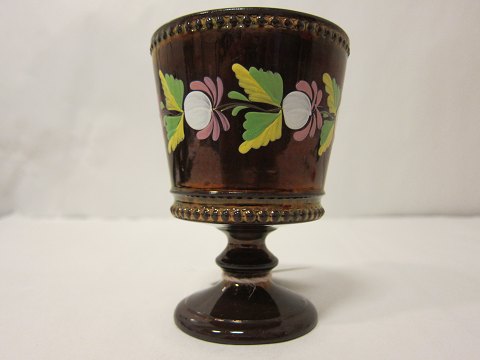 Lustre cup with a beautiful painting
About 1890
H: 12cm