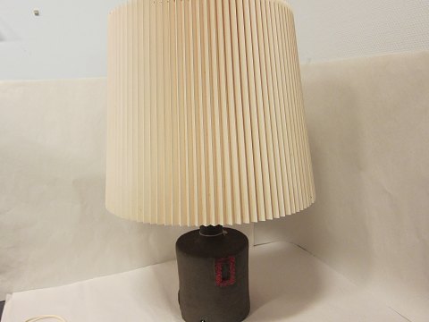Table lamp, - retro 
Table lamp, pottery with red squares
The price includes the big shade
H: Please look at the Photos