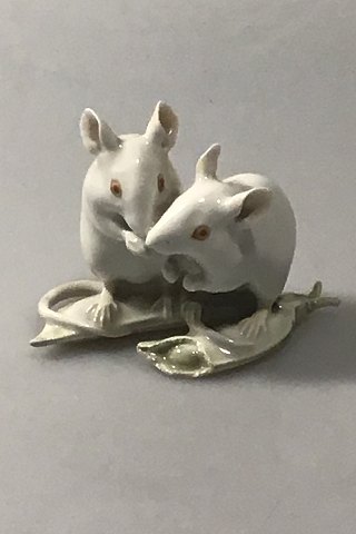 Bing & Grøndahl Two Mice on Pea pod No 1566
