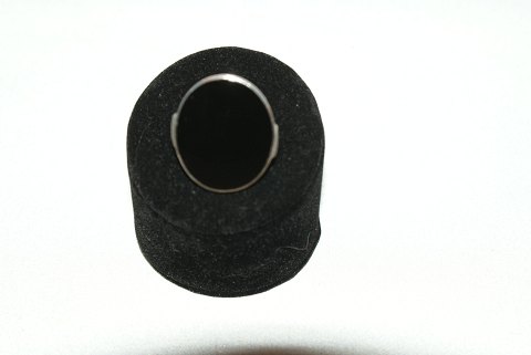 Finger ring with Onyx, Sterling silver