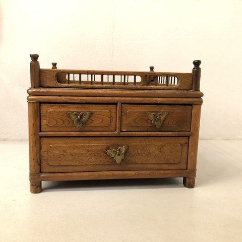 Small Chinese chest of drawers from the Qing 
dynasty
