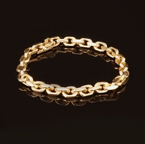 Christian H. Lorenzen, Copenhagen: An anchor 
bracelet, 14kt gold. L: 20cm. W: 30,4gr