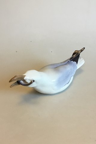 Bing & Grondahl Figurine of Seagull with fish No 1725