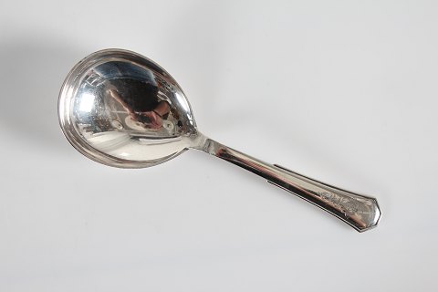 Hans Hansen Silver
Arvesølv no. 8
Serving Spoon
L 20,5 cm