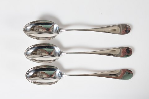 Ida Silver Cutlery
Dinner spoons
L 18,5 cm