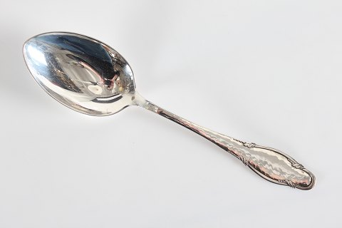 Frijsen-/Frisenborg
Silver Cutlery
Long serving spoon
L 25,3 cm