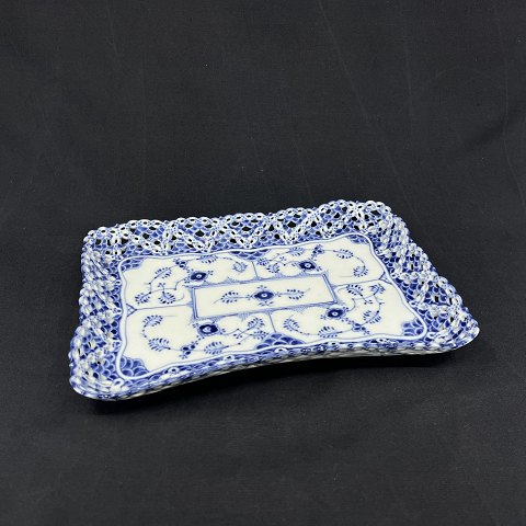 Blue Fluted Full Lace tray from 1898-1923
