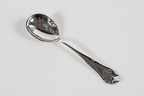 French Lily Silver Cutlery
Small serving Spoon
L 17.5 cm