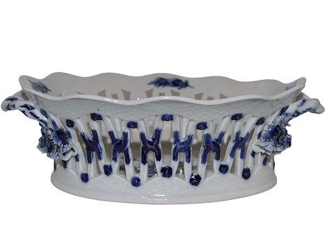 Blue Flower Curved
Early, oval fruit basket from 1790-1820