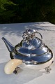 Klits Antik 
presents: 
Georg 
Jensen silver 
teapot 2B 
Blossom
