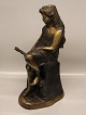 Klosterkælderen 
præsenterer: 
Pige 
Skulptur: 
Rudolf Tegner 
Bronze 48 cm