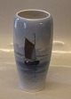 Kongelig Dansk 2809-235 A Vase med sejlskib nær kysten 17 cm