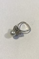 Danam Antik 
presents: 
Georg 
Jensen & Wendel 
18 K White Gold 
Ring with Pearl 
and Diamonds 
1,4 ct
