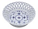 Antik K 
presents: 
Blue 
Fluted Full 
Lace
Fruit basket 
with pierced 
border from 
1898-1923