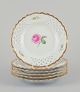 L'Art presents: 
Meissen, 
Germany.
A set of six 
"Pink Rose" 
reticulated 
lunch plates.