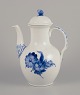 L'Art presents: 
Royal 
Copenhagen Blue 
Fluted Full 
Lace, coffee 
pot.