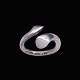 Bestik.dk 
presents: 
Georg 
Jensen. 
Sterling Silver 
Ring #262 - 
Devoted Heart - 
49mm.