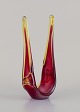 L'Art presents: 
Flavio 
Poli/Seguso, 
Murano.
Bowl in yellow 
and red art 
glass.