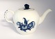 Lundin Antique 
presents: 
Royal 
Copenhagen. 
Blue flower. 
Teapot. Model 
8244. (1 
quality)