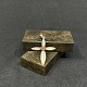Harsted Antik 
presents: 
Cross in 
silver with 
coral