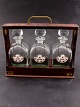 Middelfart 
Antik presents: 
Tantalus 3 
decanters in 
box with lock