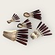 Moster Olga - 
Antik og Design 
presents: 
Brass 
cutlery with 
wooden handle
30 parts in 
total
*DKK 350