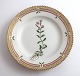 Lundin Antique 
presents: 
Royal 
Copenhagen 
Flora Danica. 
Cake plate. 
Model # 3551. 
Diameter 17 cm. 
(1 quality). 
...