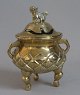 Pegasus – Kunst 
- Antik - 
Design 
presents: 
Chinese 
incense jar in 
bronze