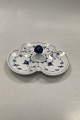 Danam Antik 
presents: 
Royal 
Copenhagen Blue 
Fluted Cabaret 
Dish No 2076