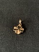 Antik Huset 
presents: 
Gold 
Pendant Four 
Leaf Clover in 
8 Carat Gold
Height 1.4 cm 
with the ring