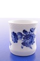 Klits Antik 
presents: 
Royal 
Copenhagen Blue 
flower braided 
Vase 8253