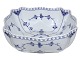 Antik K 
presents: 
Blue 
Fluted Full 
Lace
Rare, square 
bowl for salad 
from 1898-1923
