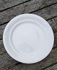 Antikkram 
presents: 
White 
Magnolia Danish 
porcelain, 
luncheon plates 
22cm