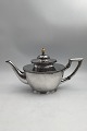Danam Antik 
presents: 
August 
Thomsen Silver 
Tea Pot (1919)