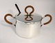 Lundin Antique 
presents: 
Kay 
Bojesen. 
Sterling silver 
bowl with lid 
(925). A 
serving spoon 
is included. 
...