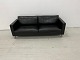 MR Retro Design 
presents: 
MH981 
Special 3 Pers. 
Sofa in black 
aniline leather 
and on square 
legs in brushed 
...