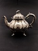 Middelfart 
Antik presents: 
Silver 
plated teapot