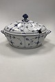 Danam Antik 
presents: 
Royal 
Copenhagen Blue 
Fluted Plain 
Tureen No. 360