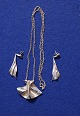 Antikkram 
presents: 
Set of 
jewelry in 
sterling silver 
925. Necklace 
with jewelry 
and a pair of 
pendants with 
...