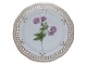 Antik K 
presents: 
Flora 
Danica
Luncheon plate 
with pierced 
border 23 cm. 
#3554