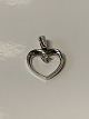 Antik Huset 
presents: 
Pendant 14 
carat white 
gold, shaped 
like a heart
with a diamond