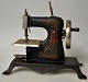 Pegasus – Kunst 
- Antik - 
Design 
presents: 
Children's 
sewing machine, 
approx. 1900, 
Germany.