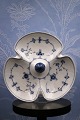 K&Co. presents: 
Royal 
Copenhagen Blue 
Fluted Plain 
three-part 
cabaret dish 
from before 
1923. 
RC#1/461...