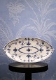 K&Co. presents: 
Royal 
Copenhagen Blue 
Fluted Fluted 
Teaspoon Tray / 
Asiet.RC#1/263.
Before 1923...