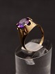 Middelfart 
Antik presents: 
8 carat 
gold ring with 
amethyst